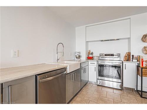 5 Dexter Avenue, Hamilton, ON - Indoor