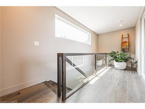 5 Dexter Avenue, Hamilton, ON - Indoor Photo Showing Other Room