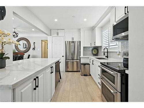 507 Upper James Street, Hamilton, ON - Indoor Photo Showing Kitchen With Upgraded Kitchen