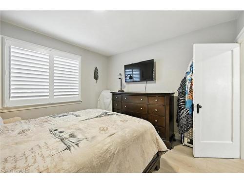 507 Upper James Street, Hamilton, ON - Indoor Photo Showing Bedroom