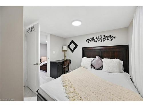 507 Upper James Street, Hamilton, ON - Indoor Photo Showing Bedroom