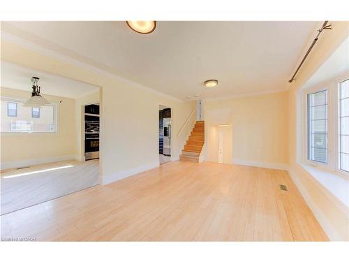 1493 Queens Boulevard, Kitchener, ON - Indoor Photo Showing Other Room