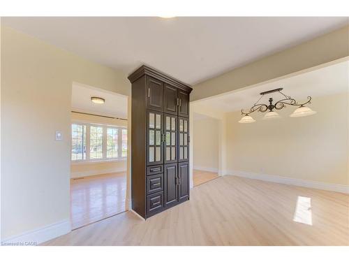 1493 Queens Boulevard, Kitchener, ON - Indoor Photo Showing Other Room
