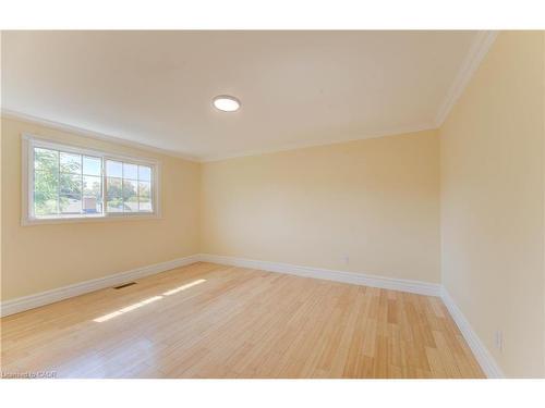 1493 Queens Boulevard, Kitchener, ON - Indoor Photo Showing Other Room