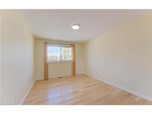 1493 Queens Boulevard, Kitchener, ON - Indoor Photo Showing Other Room