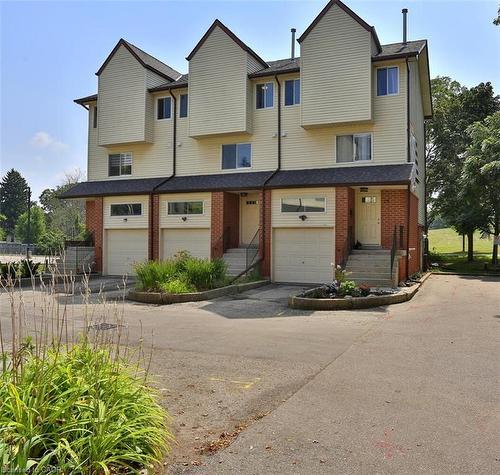 13-1085 Queens Boulevard  Kitchener, ON N2M 1B9