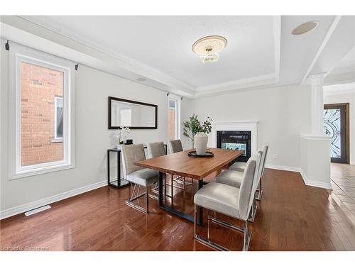 3322 Fox Run Circle, Oakville, ON - Indoor Photo Showing Dining Room