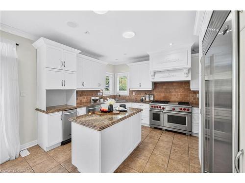 3322 Fox Run Circle, Oakville, ON - Indoor Photo Showing Kitchen With Upgraded Kitchen
