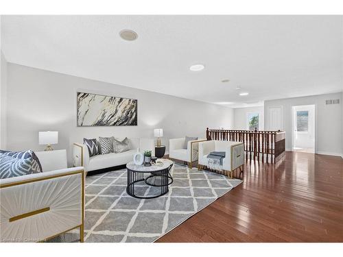 3322 Fox Run Circle, Oakville, ON - Indoor Photo Showing Living Room