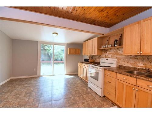120 Clara Street, Thorold, ON - Indoor Photo Showing Kitchen