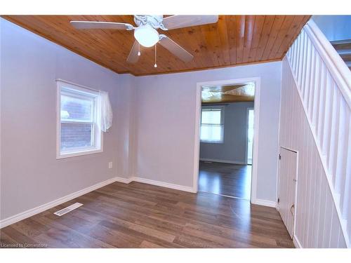 120 Clara Street, Thorold, ON - Indoor Photo Showing Other Room