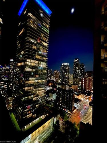 2206-42 Charles Street E, Toronto, ON - Outdoor