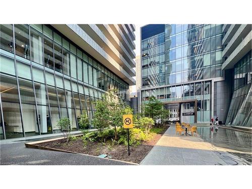 2206-42 Charles Street E, Toronto, ON - Outdoor