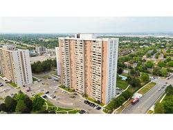 304-18 Knightsbridge Road  Peel, ON L6T 3X5