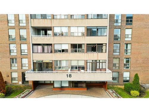 304-18 Knightsbridge Road, Peel, ON - Outdoor With Facade