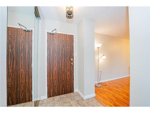 304-18 Knightsbridge Road, Peel, ON - Indoor Photo Showing Other Room