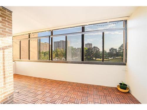 304-18 Knightsbridge Road, Peel, ON - Indoor