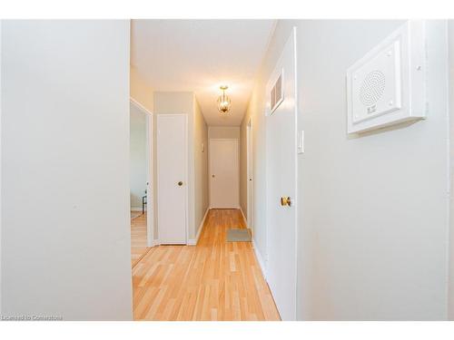 304-18 Knightsbridge Road, Peel, ON - Indoor Photo Showing Other Room