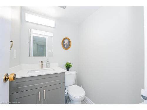 304-18 Knightsbridge Road, Peel, ON - Indoor Photo Showing Bathroom