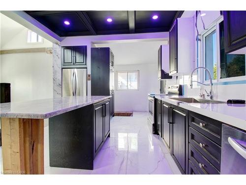 85 East 37Th Street, Hamilton, ON - Indoor Photo Showing Kitchen With Upgraded Kitchen