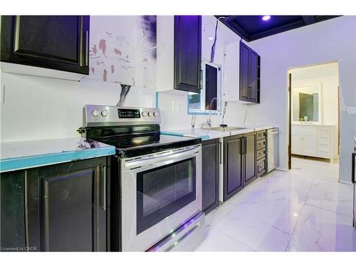 85 East 37Th Street, Hamilton, ON - Indoor Photo Showing Kitchen