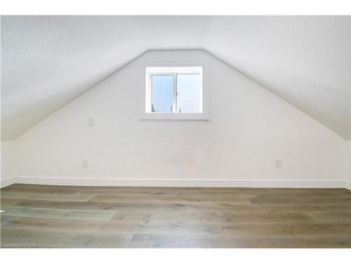 85 East 37Th Street, Hamilton, ON - Indoor Photo Showing Other Room
