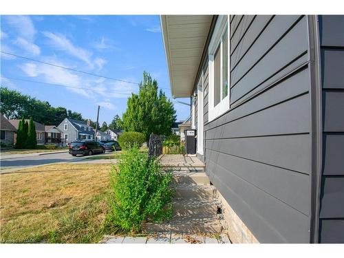 85 East 37Th Street, Hamilton, ON - Outdoor With Exterior