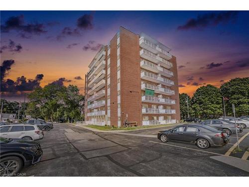 808-8 Woodman Drive S, Hamilton, ON - Outdoor With Balcony