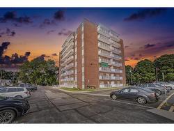 808-8 Woodman Drive S Hamilton, ON L8K 4C9