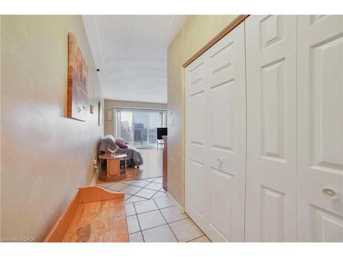 808-8 Woodman Drive S, Hamilton, ON - Indoor Photo Showing Other Room