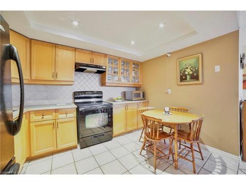 808-8 Woodman Drive S, Hamilton, ON - Indoor Photo Showing Kitchen