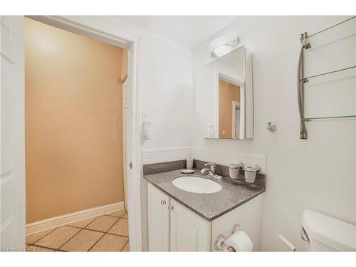 808-8 Woodman Drive S, Hamilton, ON - Indoor Photo Showing Bathroom