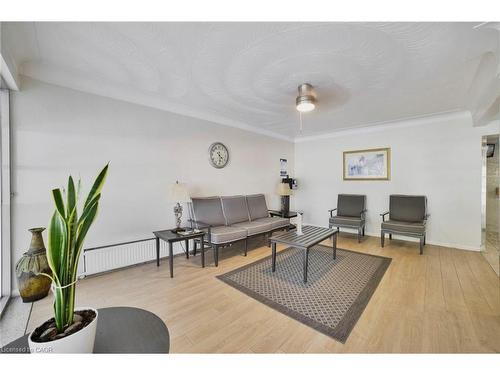 808-8 Woodman Drive S, Hamilton, ON - Indoor Photo Showing Other Room