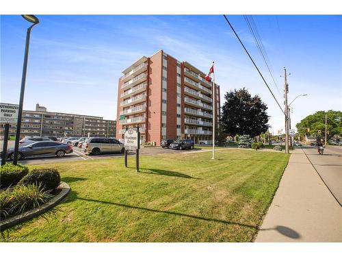 808-8 Woodman Drive S, Hamilton, ON - Outdoor