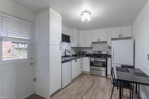 196 Bold Street, Hamilton, ON - Indoor Photo Showing Kitchen