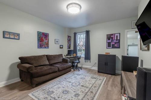 196 Bold Street, Hamilton, ON - Indoor Photo Showing Living Room