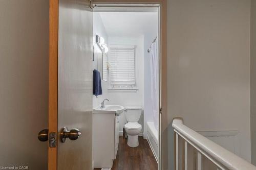 196 Bold Street, Hamilton, ON - Indoor Photo Showing Bathroom