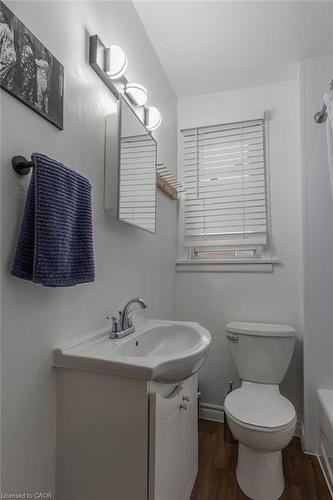 196 Bold Street, Hamilton, ON - Indoor Photo Showing Bathroom