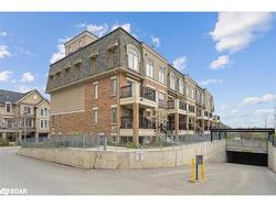 121-2441 Greenwich Road  Oakville, ON L6M 0S3