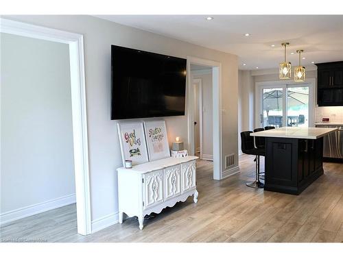 9 Duncairn Court, Hamilton, ON - Indoor