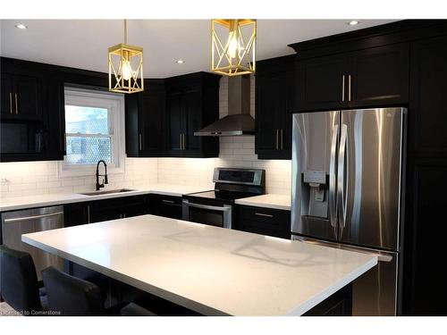 9 Duncairn Court, Hamilton, ON - Indoor Photo Showing Kitchen With Stainless Steel Kitchen With Upgraded Kitchen