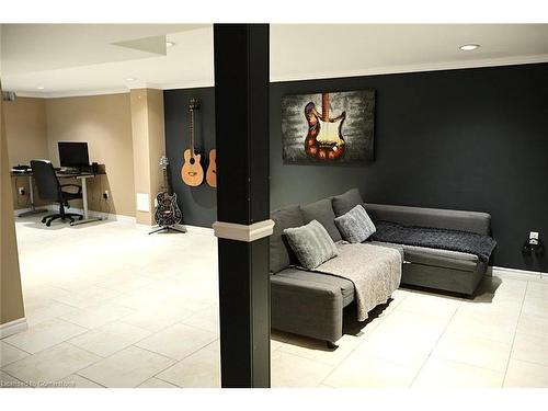 9 Duncairn Court, Hamilton, ON - Indoor