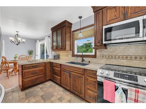 446 East 36Th Street, Hamilton, ON - Indoor Photo Showing Kitchen With Double Sink