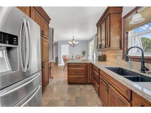 446 East 36Th Street, Hamilton, ON - Indoor Photo Showing Kitchen With Double Sink