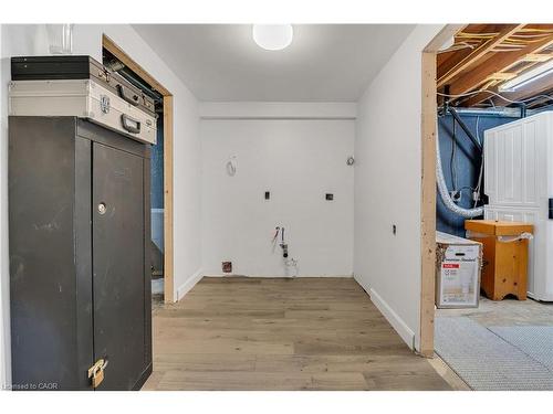 446 East 36Th Street, Hamilton, ON - Indoor Photo Showing Other Room