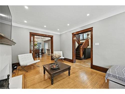 77 Proctor Boulevard, Hamilton, ON - Indoor Photo Showing Living Room