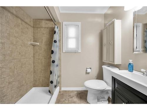 894 Garth Street, Hamilton, ON - Indoor Photo Showing Bathroom