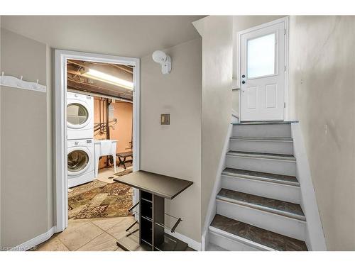 894 Garth Street, Hamilton, ON - Indoor Photo Showing Laundry Room
