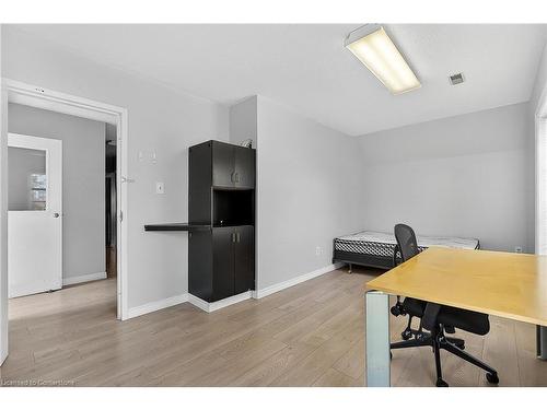 43 Dupont Street E, Waterloo, ON - Indoor