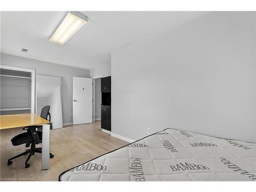 43 Dupont Street E, Waterloo, ON - Indoor